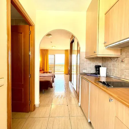 Apartamento Estudio con Wifi, piscina climatizada, playa en Tenerife Sur