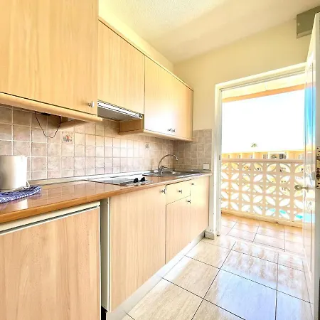 Estudio con Wifi, piscina climatizada, playa en Tenerife Sur *