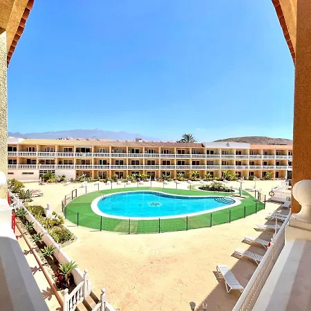 Estudio con Wifi, piscina climatizada, playa en Tenerife Sur Costa del Silencio
